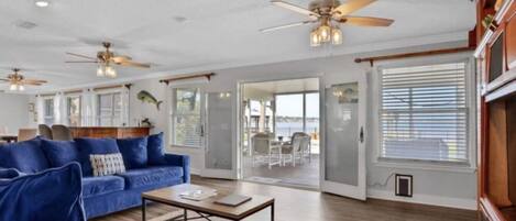 スマートテレビ、ビデオライブラリ