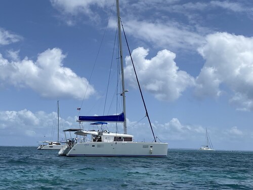 Gorgeous Sailing Catamaran Yacht