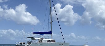Gorgeous Sailing Catamaran Yacht
