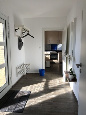 冰箱、微波炉、烤箱、炉灶