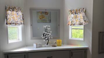 1 chambre, fer et planche à repasser, lit parapluie, Wi-Fi gratuit