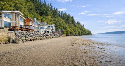 Beachfront, Water & Mountain Views, Epic Deck on Whidbey Island!