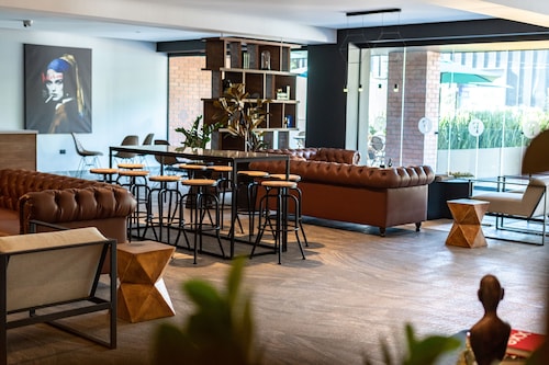 Fulton Business Luxury Hotel