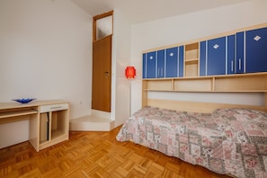 Apartment, Multiple Beds