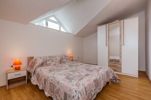Lejlighed - 1 queensize-seng med sovesofa | 1 soveværelse, strygejern/strygebræt, gratis Wi-Fi, sengetøj