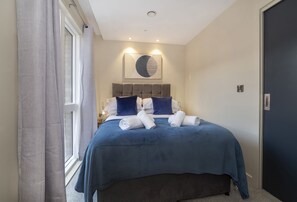 1 bedroom, travel cot, WiFi, bed sheets