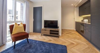 Apartment 28 Hudson Quarter Luxury Apartments - sleeps 4 guests in 1 bedroom