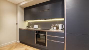 Kühlschrank, Ofen, Geschirrspüler, Toaster