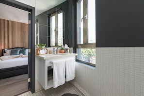 Hair dryer, towels, soap, shampoo