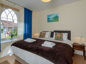 Casa, várias camas | 5 quartos, ferros/tábuas de passar roupa, Wi-Fi de cortesia