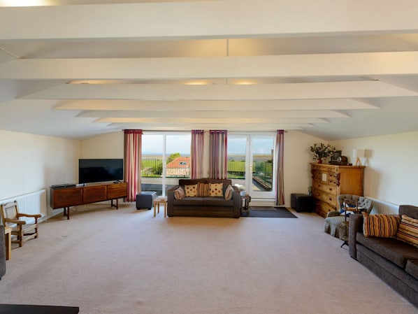 Maison, Plusieurs lits | Salle de séjour | Téléviseur de 30 po avec télévision par cùble