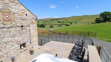 Cottage | Balcony
