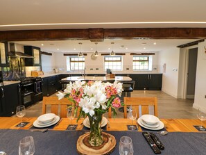 Cottage | Private kitchen | Fridge, dishwasher, electric kettle, toaster - Birkett Barn (Kirkby Stephen)