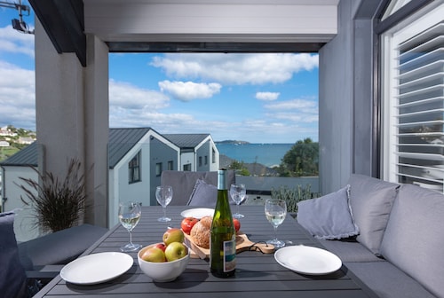 Swanpool View - Sea View - Free Parking - 500m from beach