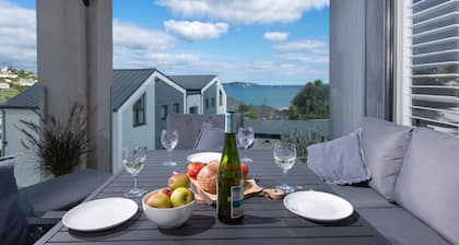 Swanpool View - Sea View - Free Parking - 500m from beach