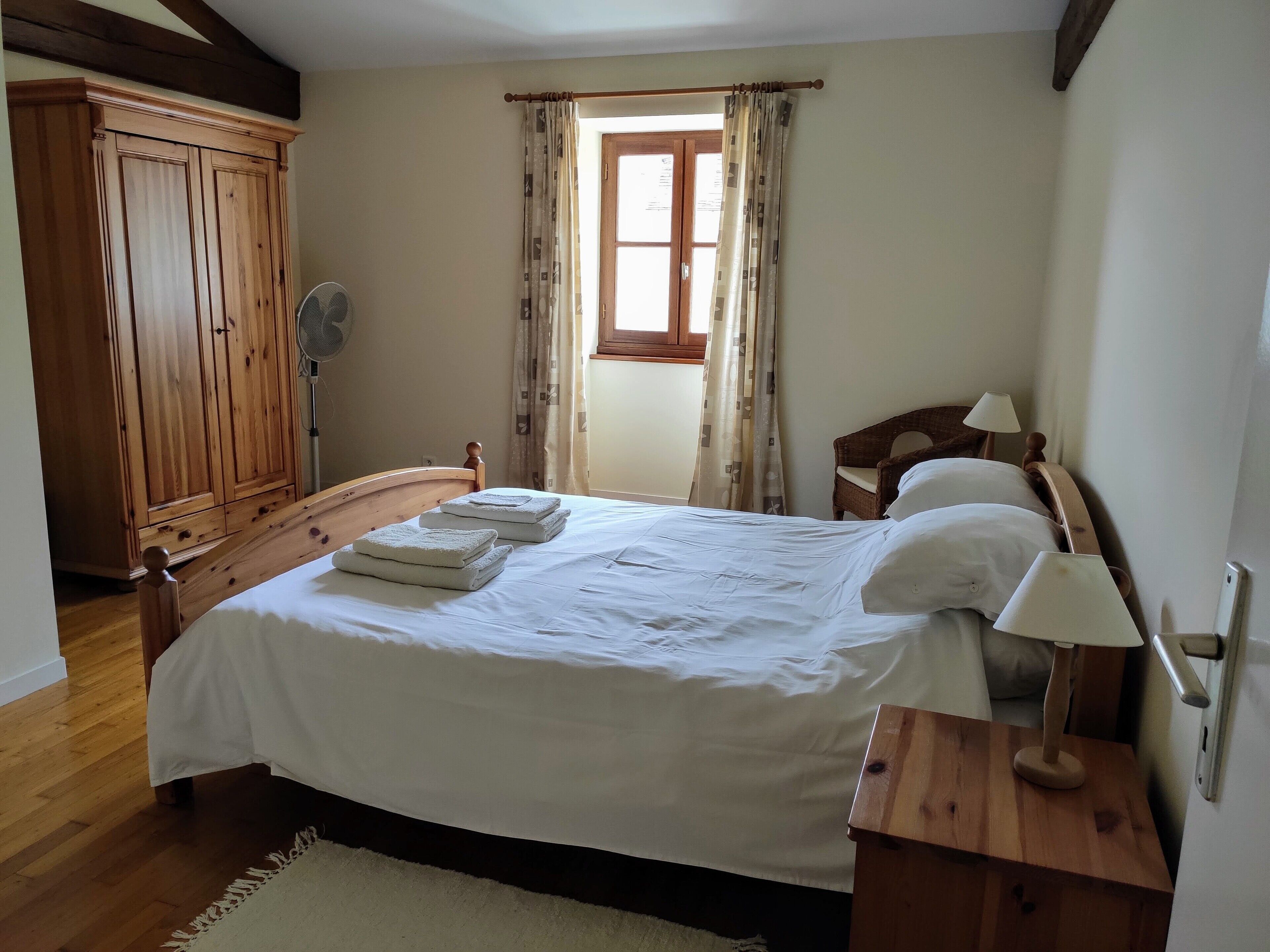 10 slaapkamers, een strijkplank/strijkijzer, reisbedje, gratis wifi