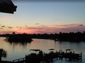 Property grounds - Million Dollar view. Sleeps 6. Renovated June '23. Dock/Kayaks/Paddleboard (Homosassa)