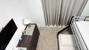 3 camere, una scrivania, ferro/asse da stiro, Wi-Fi gratuito