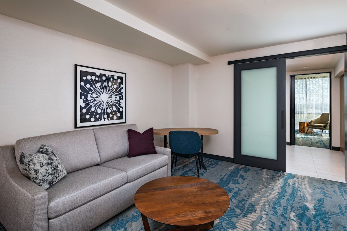 1 bedroom, premium bedding, pillowtop beds, in-room safe