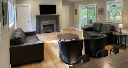 Riverside Escape - Riverfront Home on 1 acre