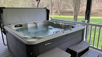 Bain à remous extérieur