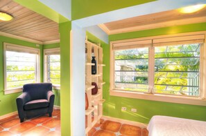 1 habitación, tabla de planchar con plancha, wifi gratis y ropa de cama 