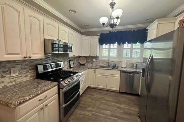 Frigorífic, microones, forn i placa de cuina