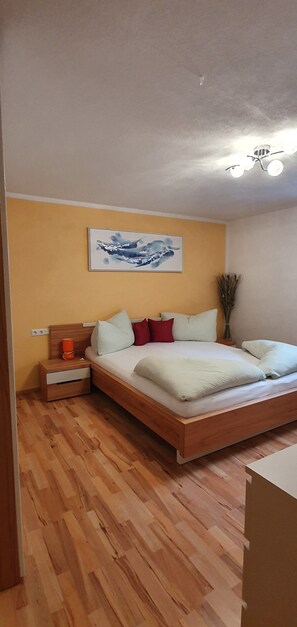 3 chambres, lit parapluie, Wi-Fi gratuit, draps fournis