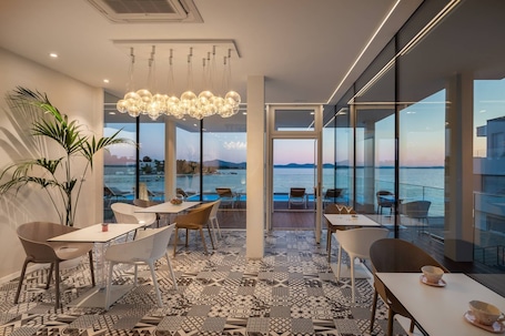 ๋ก๋น ์ข์ ๊ณต๊ฐ