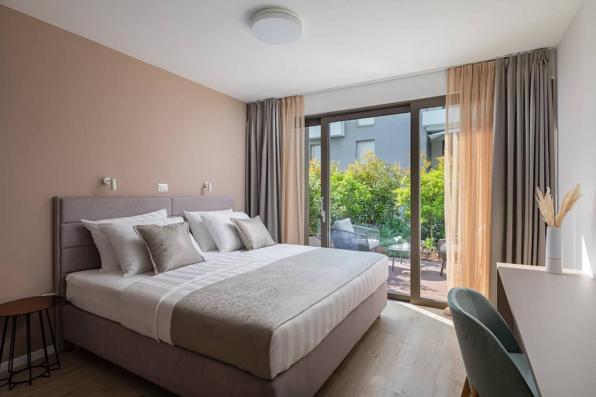 1 habitación y ropa de cama de alta calidad