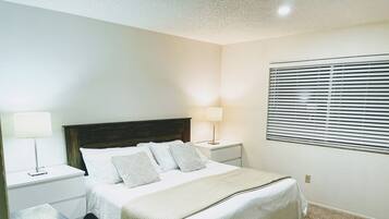 3 bedrooms, desk, iron/ironing board, free WiFi