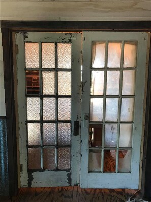 Interior - Rustic Barn Venue (Zephyr)
