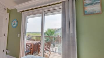 4 chambres, fer et planche à repasser, lit parapluie, Wi-Fi gratuit