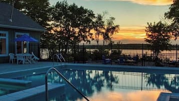 Outdoor pool, a heated pool