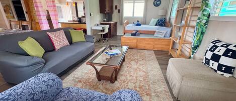 2 bedrooms, desk, iron/ironing board, travel crib