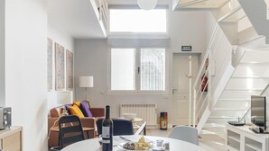Unclassified image, 4 of 20, button - HOMEABOUT RETIRO APARTMENT II (Madrid)
