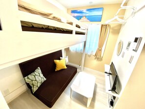 1 Schlafzimmer, laptopgeeigneter Arbeitsplatz, Verdunkelungsvorhänge