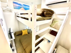 1 Schlafzimmer, laptopgeeigneter Arbeitsplatz, Verdunkelungsvorhänge