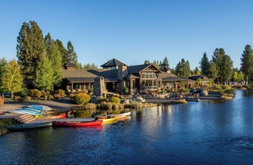 Four Seasons Luxury 5 BR Lodge w/ Hot Tub, Infinity pool and more