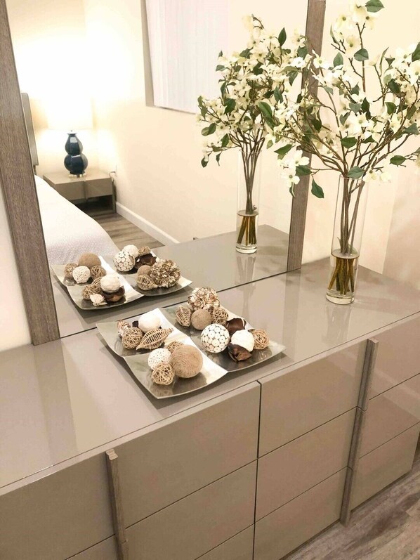 3 bedrooms, desk, iron/ironing board, WiFi