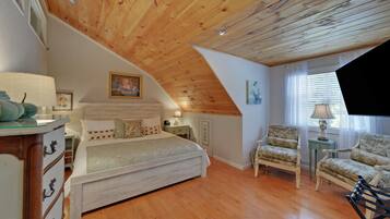 7 bedrooms, desk, iron/ironing board, free WiFi