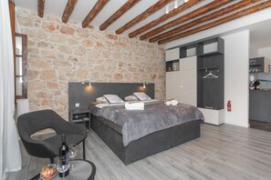 City Studio | In-room safe, soundproofing, iron/ironing board, bed sheets - Apartment Libra (Sibenik)