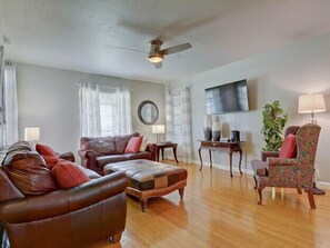 Smart TV - Contractors , Medical ,Downtown, Riverwalk,  Fiesta Texas, Fort Sam, Lackland (San Antonio)