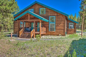 Exterior - 6 Mi to Turquoise Lake: Retreat w/ Covered Deck! (Leadville)