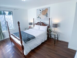 4 bedrooms, in-room safe, travel cot, free WiFi