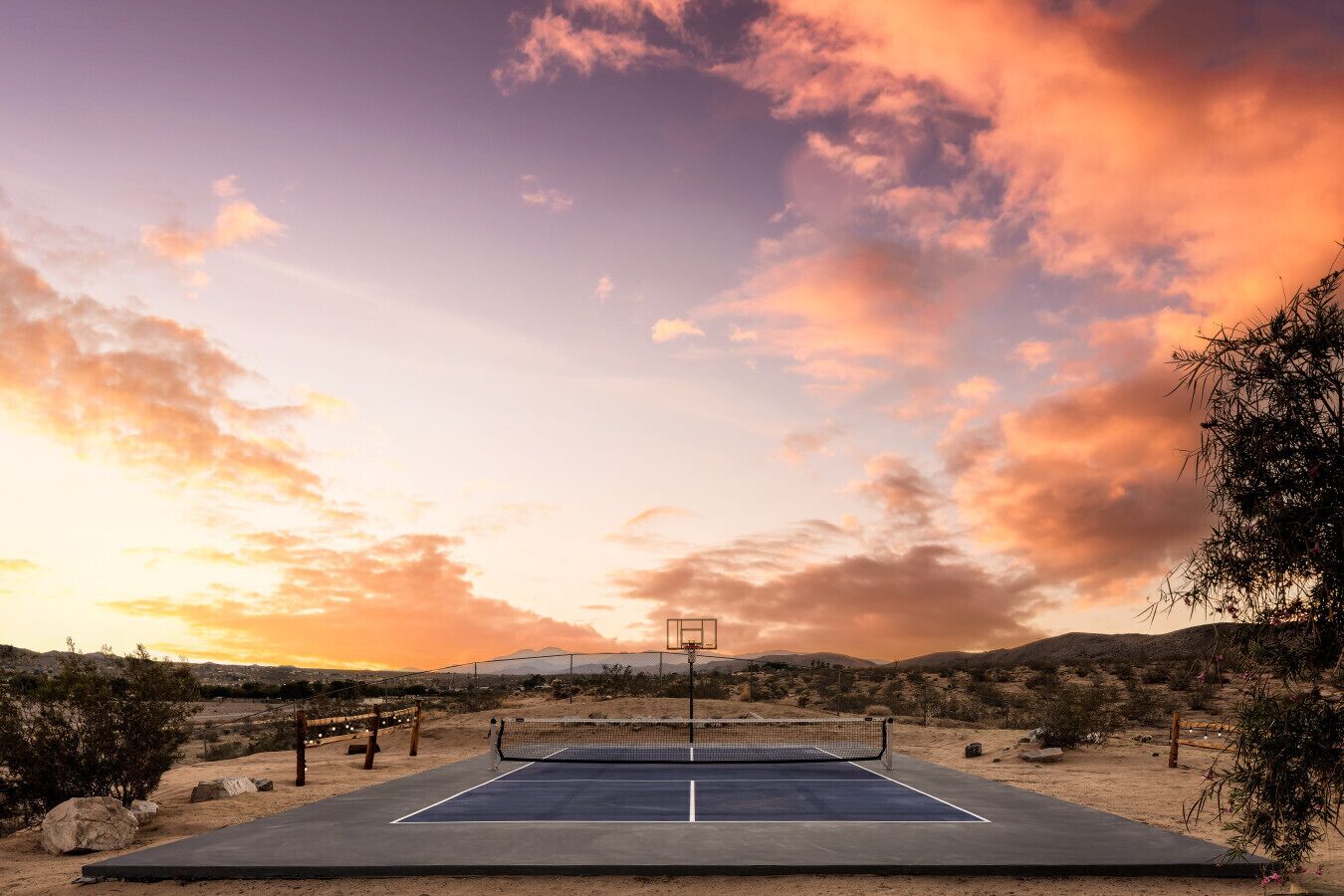 Court of dreams, backdrop of fire any game will feel cinematic.