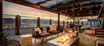 Modern Oasis + Casita | Pickleball, Stargazing, Firepit & Joshua Tree Views