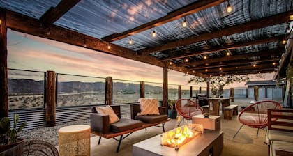 Modern Oasis + Casita | Pickleball, Stargazing, Firepit & Joshua Tree Views