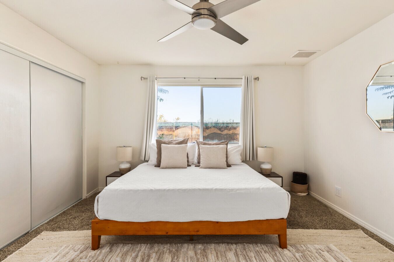 4 多间卧室、办公桌、熨斗/熨衣板、旅行婴儿床