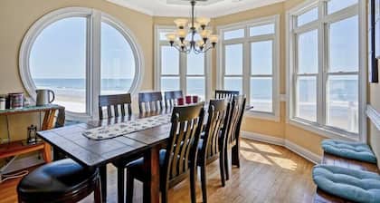 Oceanfront Home with Hot Tub, Pool, Panoramic Views, Linens Included